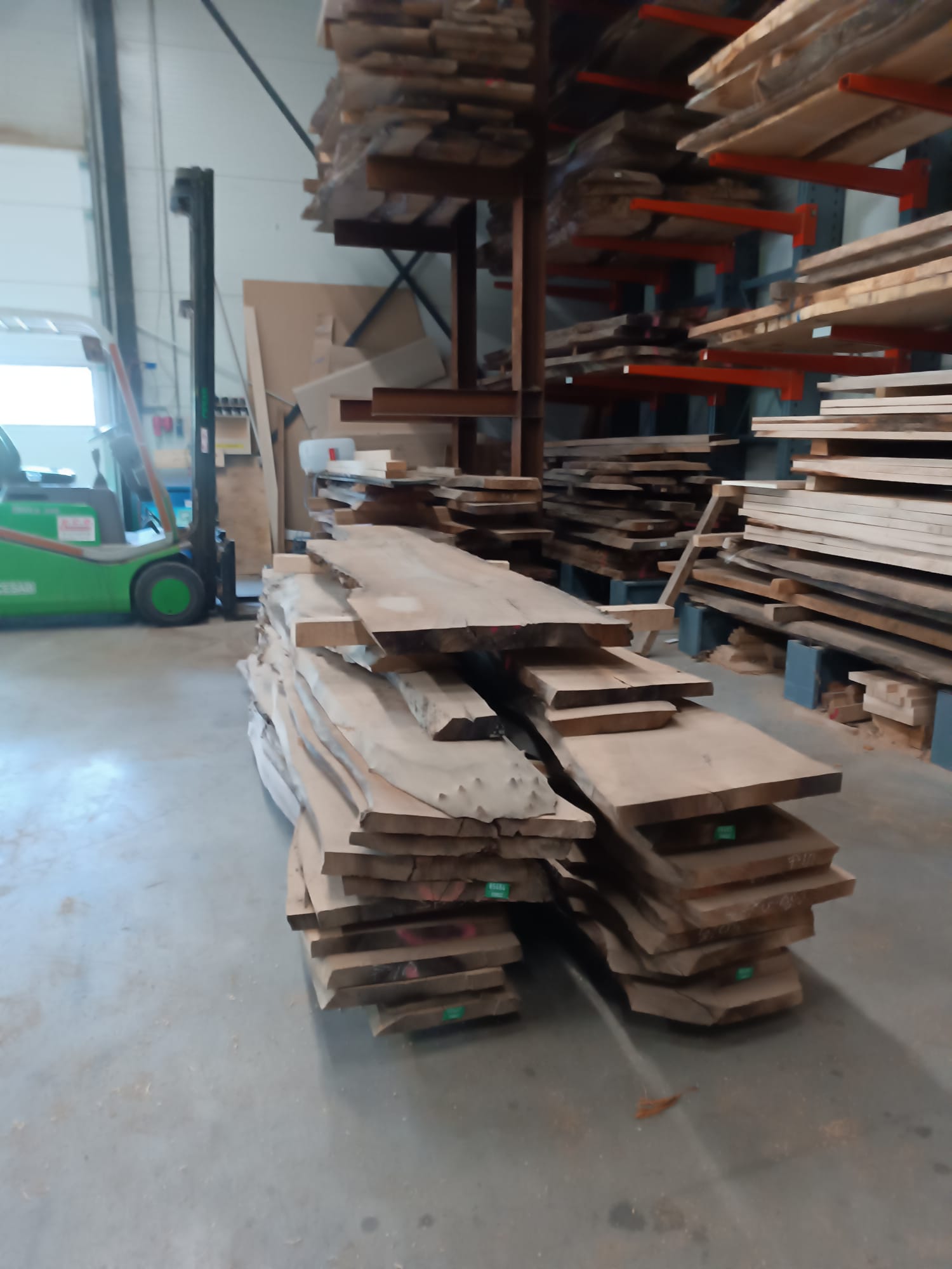 solid wood
